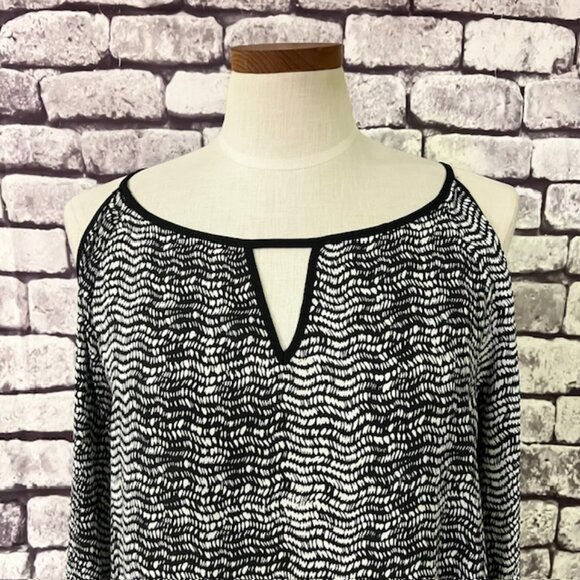 Apt. 9 Black & White Cold Shoulder Blouse Size L - Picture 2 of 7